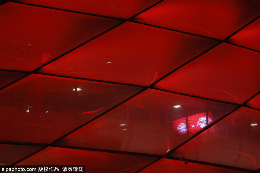 拜仁三叉戟狂飙:凯恩、迪亚斯与奥利塞联手轰进53球,德甲最强锋线?